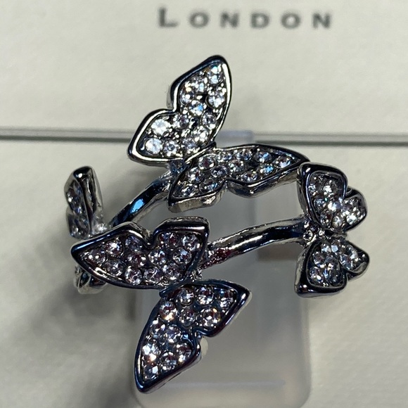 Adjustable Beautiful Butterfly Ring - Picture 2 of 5